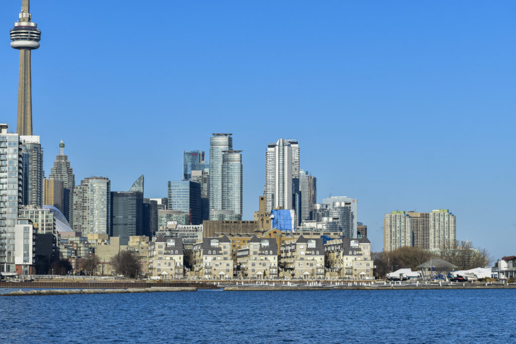 toronto skyline march 2023